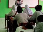 Guru-SMK-Dikeluarkan-dari-Dapodik-karena-Tolak-Lamaran-Kepsek-Beristri-Yayasan-Pecat-sang-Kepsek.jpg