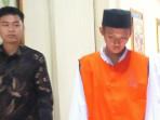 Hanif-Mansur-Mustofa-satu-dari-tiga-terdakwa-berusia-dewasa.jpg