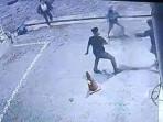 Hasil-tanggapan-layar-video-rekaman-CCTV-saat-pegawai-SPBU-di-Sampang-dikeroyok.jpg