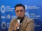 Hendy-Setiono-membagikan-pengalamannya-di-ASEAN-for-the-People-Conference-2025.jpg