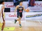 I-Putu-Algre-Kiano-Pitt-pemain-basket-SMA-Gloria-2-Surabaya.jpg