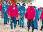 Ibu-Negara-RI-Iriana-Joko-Widodo-mengunjungi-Taman-Suroboyo-dua-di-Jalan-Pantai-Kenjeran.jpg