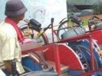 Ilustrasi-bapak-bapak-tukang-becak-yang-dibayar-uang-tapi-berubah-jadi-daun.jpg