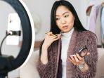 Ilustrasi-influencer-yang-viral-di-media-sosial-terutama-di-TikTok.jpg