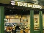 Ilustrasi-toko-Tous-les-Jours.jpg