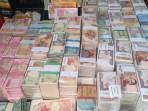 Ilustrasi-uang-yang-hanya-berada-di-bank-saja.jpg