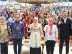 Insan-Pendidikan-Jatim-Luncurkan-1580-Karya-Buku-Pecahkan-Rekor-MURI-Khofifah-Kado-Istimewa.jpg