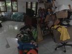Isi-rumah-Pak-Usman-yang-dulunya-seorang-miliarder-kini-ditinggal-sebatang-kara.jpg