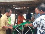 Jasad-S-saat-dievakuasi-dari-lokasi-bekas-kandang-ayam.jpg