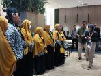 Jemaah-umrah-penerbangan-Surabaya-Jeddah-Arab-Saudi.jpg