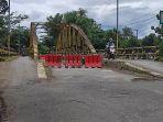 Jembatan-Plengkung-Desa-Bendorejo-Kecamatan-Pogalan-Kabupaten-Trenggalek-Ditutup.jpg