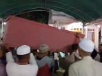 Jenazah-santri-Moh-Alfin-Mutawakkilalallah-17-beralamatkan-Desa-Lomaer-Blega-Bangkalan.jpg