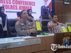 Kapolres-Jember-AKBP-Moh-Nur-Hidayat-ungkap-pelaku-penguburan-bayi.jpg