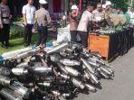 Ratusan Knalpot Brong dan Ribuan Botol Miras Dimusnahkan Polres Tulungagung