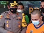 Kapolsek-Gayungan-Polrestabes-Surabaya-Kompol-Suhartono-menginterogasi.jpg