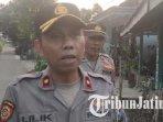 Kapolsek-Warujayeng-Kompol-Lilik-Suharyono-memberikan-keterangan-terkait-pengendara-motor-standing.jpg