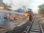 Kebakaran-melanda-kafe-di-Jalan-Kapten-Darmo-Sugondo-Gresik.jpg
