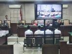 Keempat-bekas-kades-di-Bojonegoro-kompak-berkemeja-putih.jpg