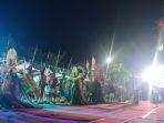 Kemeriahan-pagelaran-pawai-budaya-saat-Hadipro-ke-664.jpg