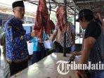 Kepala-DKPP-Kota-Kediri-Moh-Ridwan-saat-melakukan-inspeksi-mendadak-di-pasar-tradisional.jpg