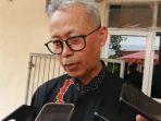 Kepala-DPKP-Bondowoso-Hendri-Widotono-saat-diwawancarai-awak-media-pada-16-Januari.jpg