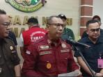 Kepala-Kejaksaan-Negeri-Lumajang-Kosasih-saat-menjelaskan-kronologis.jpg