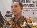 Kepala-Kesbangpol-Tuban-Yudi-Irwanto-saat-diwawancarai-oleh-wartawan-soal-bendera-one-piece.jpg