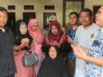 Keponakan-Mahfud-MD-Dokter-Syaiful-Hidayat-kanan-saat-doa-bersama.jpg