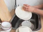 Kerja-Pencuci-Piring-di-Swiss-Bisa-Digaji-Rp-56-Juta-Sebulan-akan-Naik-Jika-Punya-Pengalaman.jpg