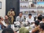 Ketua-DPRD-Gresik-M-Syahrul-Munir-memimpin-rapat-anggota-DPRD-Gresik-minta-jatah-rumah-murah.jpg