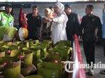 Ketua-DPRD-Kota-Malang-Amithya-Ratnanggani-Sirraduhita-sidak-elpiji-3-kg.jpg