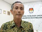 Ketua-KPU-Bojonegoro-Fatkhur-Rahman-saat-diwawancara-awak-media-Jumat-132024.jpg