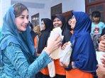 Ketua-TP-PKK-Kabupaten-Trenggalek-Novita-Hardini-mengkampanyekan-diversifikasi-pangan.jpg