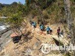 Ketua-TP-PKK-Kabupaten-Trenggalek-Novita-Hardini-mengunjungi-Pantai-Kuyon-trenggalek.jpg