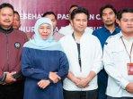 Khofifah-Indar-Parawansa-Emil-Dardak-telah-usai-menjalani-pemeriksaan-kesehatan-di-Graha-Amerta.jpg