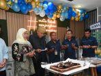 Khofifah-Indar-Parawansa-dan-Emil-Elestianto-Dardak-kompak-sambangi-kantor-Harian-Surya.jpg