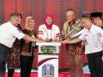 Khofifah-Indar-Parawansa-dan-Wali-Kota-Ika-Puspitasari-membuka-Transjatim.jpg