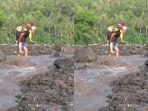 Kisah-Orangtua-Siswa-Gendong-Anaknya-Sebrangi-Lahar-Gunung-untuk-Sekolah-Tiap-Banjir-selalu-Cemas.jpg