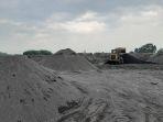 Komoditas-pasir-di-Stockpile-Terpadu-Sumbersuko-Kabupaten-Lumajang.jpg