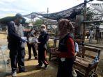 Kondisi-atap-pasar-sapi-di-kawasan-Pasar-Hewan-Dimoro-Kota-Blitar-masih-terbuat-dari-paranet.jpg