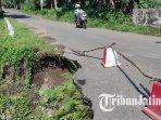 Jalan di Desa Penataran Blitar Ambrol, Kendaraan Bermuatan Diimbau Tak Melintas