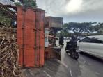 Kelebihan Muatan Tebu, Gandengan Truk Terguling di Kota Malang, Arus Lalin Sempat Tersendat