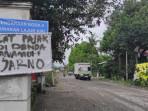 Kondisi-jalan-rusak-di-Desa-Candirejo-Kecamatan-Ponggok-Kabupaten-Blitar.jpg