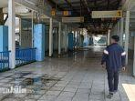 Kondisi-lorong-ruang-tunggu-lantai-dua-di-Terminal-Arjosari-Malang-yang-terbengkalai.jpg