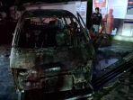 Kondisi-mobil-Daihatsu-Espass-yang-terbakar-di-SPBU-Desa-Kanigoro-Kecamatan-Kras.jpg