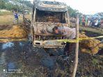 Kondisi-sebuah-truk-bermuatan-tembakau-Bojonegoro-yang-dibakar-oleh.jpg
