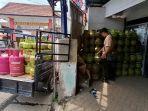 LENGANG-Suasana-pangkalan-elpiji-di-kawasan-Kota-Sidoarjo-yang-terlihat-landai.jpg