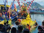 Labuh-Laut-Larung-Sembonyo-di-Teluk-Prigi-Kecamatan-WatulimoTrenggalek.jpg
