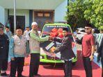 Laznas-BMH-menyerahkan-bantuan-armada-ambulans-di-Pondok-Pesantren-Hidayatullah-Surabaya.jpg