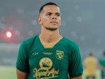 Leo-Lelis-membela-Persebaya-musim-20222023-Ia-dirumorkan-akan-kembali-ke-Persebaya.jpg
